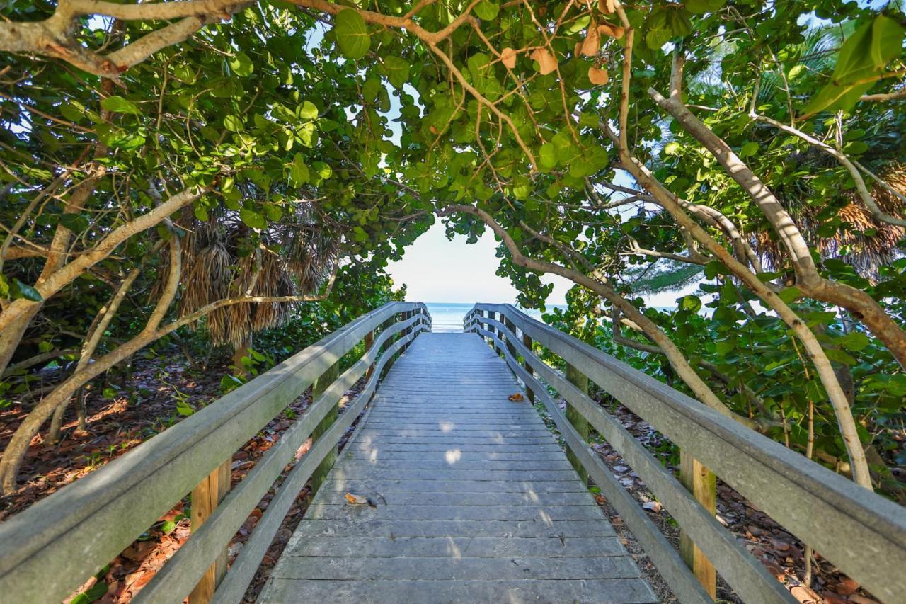 100 Steps To Beautiful Indian Rocks Beach, Oceanside, 2 Bedroom Updated Condo Clearwater Beach Exterior photo